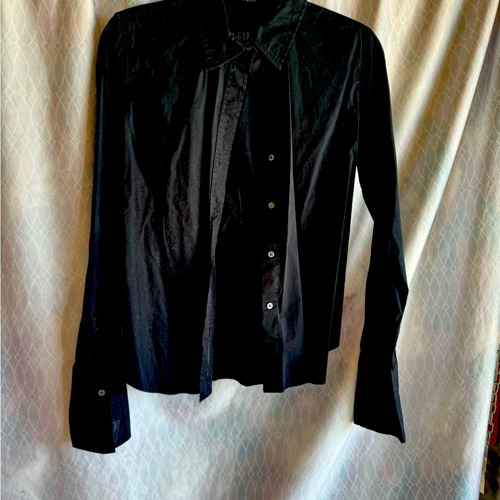 GAP Women’s Black Casual Button Down Shirt with stretch
